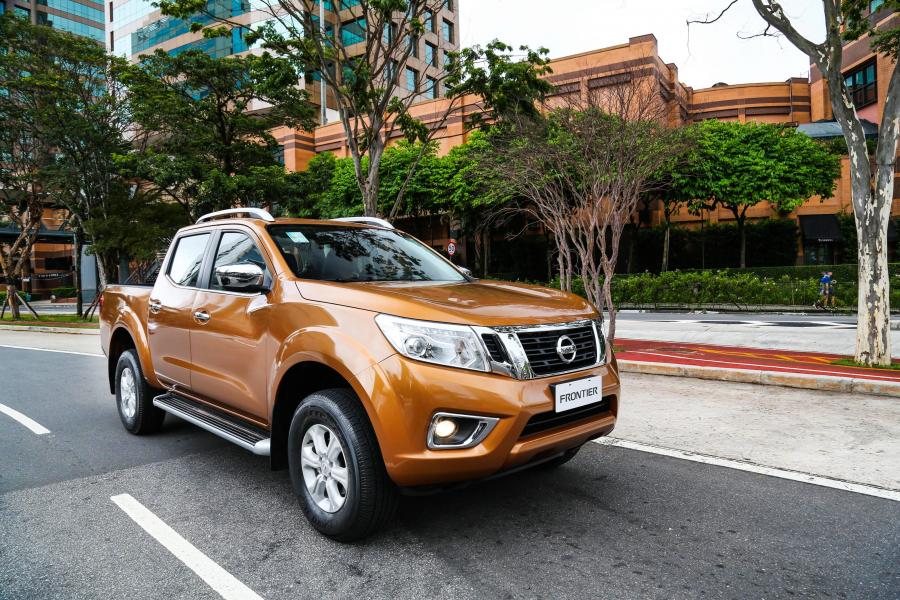  Nissan Frontier Double Cab 2016 года  (BR) (фото 37 из 40)